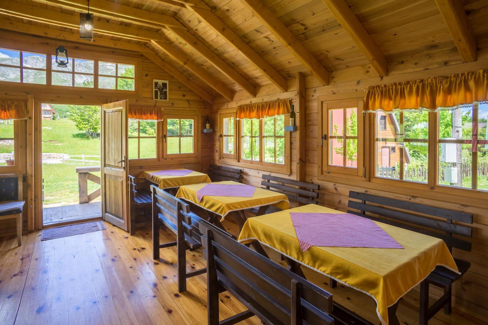 זבליאק Maple Village מראה חיצוני תמונה